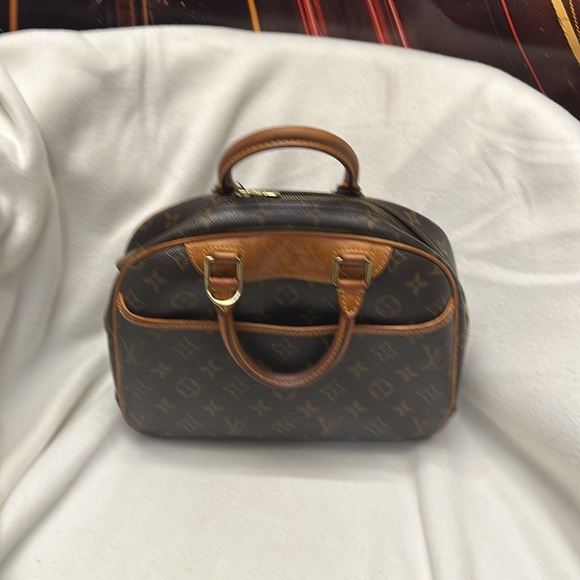Louis Vuitton trouville authenticated with COA code mi0035 - Picture 2 of 7